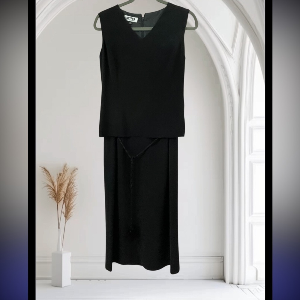 Kasper Classic Sleeveless Black Dress